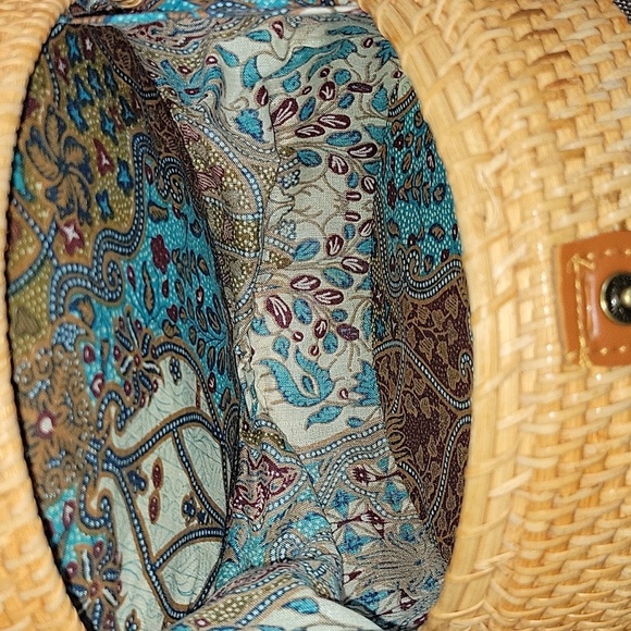 Bohemian Round Woven Straw Leather Crossbody Bag - Picture 8 of 11
